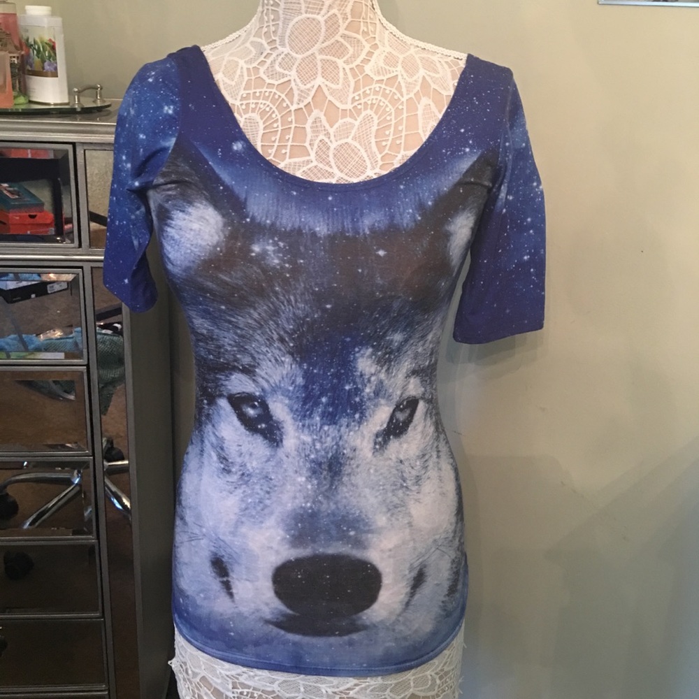 Wolf Tee
